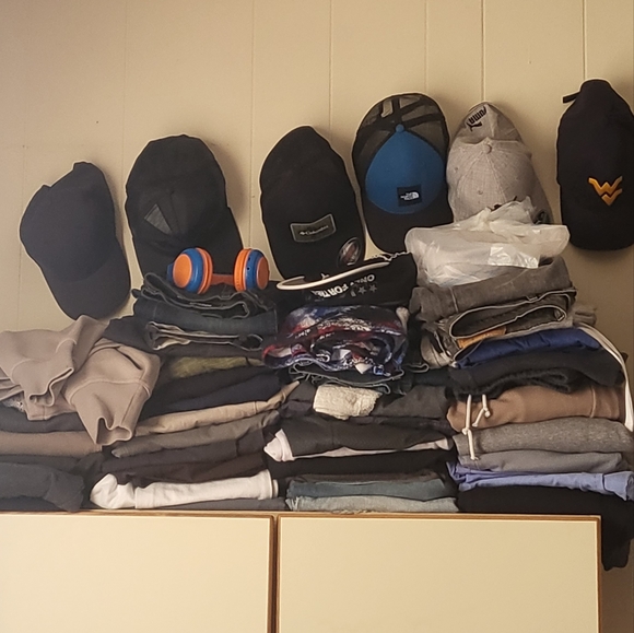 CLOTHES - Picture 4 of 4